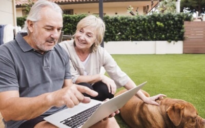 Image of a senior couple finding Medicare leads on Facebook.