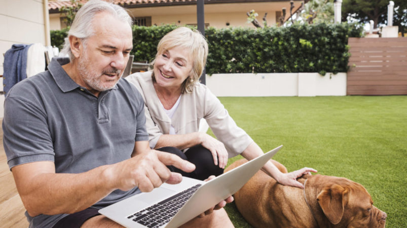 Image of a senior couple finding Medicare leads on Facebook.